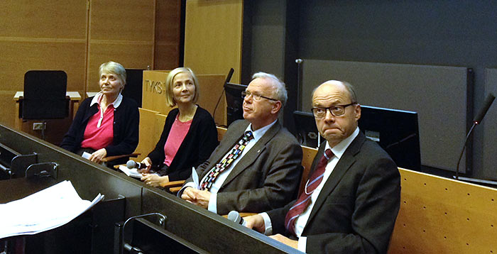 Paneldiskussion om kommunikationen i vården på gång.